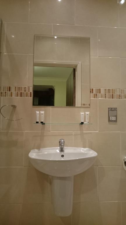 Gateway Express Hotell Newport  Rum bild