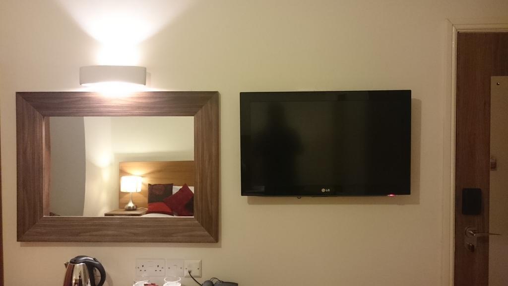Gateway Express Hotell Newport  Rum bild